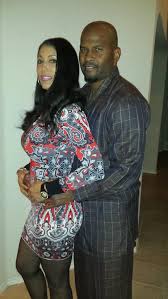 Is she dating or bisexual? Carolyn Chambers Sanders Kids