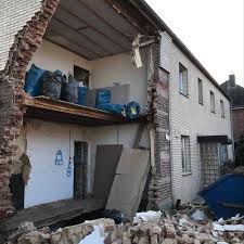 In schuld bei adenau in der eifel sind nach starkregen und hochwasser sechs häuser eingestürzt! Hausfassade In Bergheim Eingesturzt Radio Erft