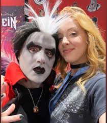 Some highlights of an incredible SDCC weekend! I got to do my first ever  panel talking about all things horror and @dastmalchian and I's one-shot  comic for @darkhorsecomics Headless Horseman Halloween Annual