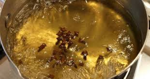 Bunga cengkeh (syzygium aromaticum) selain mengandung minyak atsiri, juga khasiat cengkeh: 5 Kegunaan Bunga Cengkih Yang Ramai Tak Tahu Rugi Tak Cuba Impiana