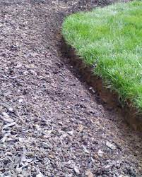 See more ideas about landscape edging, garden edging, backyard landscaping. Correct Way To Edge A Landscape Bed With A Spade Rustic Landscaping Lawn And Garden Outdoor Gardens