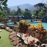 Stay is an unincorporated community located in owsley county, kentucky, united states. Top 10 Hotels In Yan For 2021 Expedia Malaysia