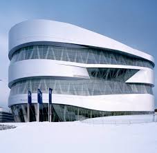 Le Musee Mercedes Benz A Stuttgart L Allemagne Galerie Photos