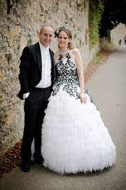 Traumhafte vintage brautkleider für kreative und selbstbewusste frauen, die ihre individuelle, natürliche seite zeigen wollen. Fleur Brautkleid Mit Corsage Und Oberteil Aus Organza Brautkleideratelier