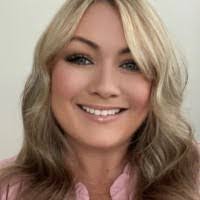 Adrienne Richter's Instagram, Twitter & Facebook