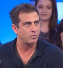 Gilles rocca nasce a roma sotto il segno del capricorno. Simone Montedoro Contro La Fine Di Don Matteo Non Mi Stanchero Mai Lanostratv