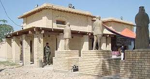 الديوانية قصر الملك غازي اكتمل بناؤه عام 1934 صور توثيقية يقع قصر الملك غازي في قضاء الدغارة 30 كلم شمال مدينة الديوانية بين Photo Past Pictures