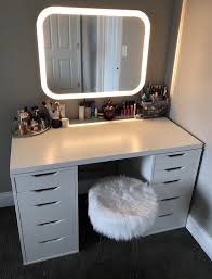 Pin By Kristina Schnell On Vanity Room Ideas Bedroom Room Interior Design Room Inspiration
