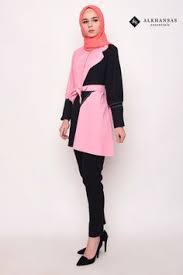Misalnya saja blazer yang tak hanya cocok untuk ke kantor, tapi juga bisa untuk hangout bahkan ke pesta. 24 Model Baju Tenun Wanita Wa 0852 3410 5855 Ideas Batik Fashion Batik Dress Fashion