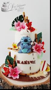 Gateau Disney Bordeaux Lilo Stitch Tropical Fleurs Sable Bambou Les Gateaux Gateau D Anniversaire Disney Beaux Gateaux D Anniversaire Idee Gateau Anniversaire