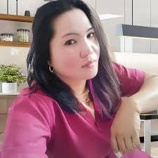 Aileen Benjamin's Instagram, Twitter & Facebook