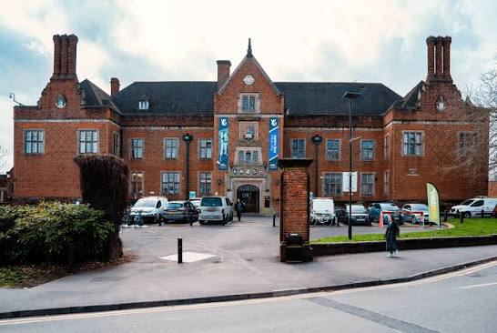 University of Birmingham Entry Requirements & Scholarships | Student Connect