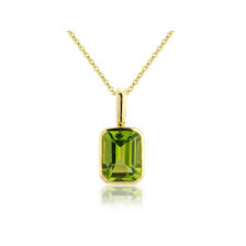 From lockets to pendants, chains to cluster and decorative necklaces. 9ct Yellow Gold Large Octagonal Peridot Pendant Necklace