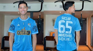 Esta página está dedicada a las camisetas históricas del club sporting cristal. Viral Instagram Twitter Tony Succar Posa En Redes Sociales Con La Camiseta De Sporting Cristal Jurado De Yo Soy Grandes Batallas Tendencia Libero Pe