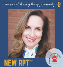 Emily Oakes's Instagram, Twitter & Facebook