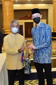His journey ended in the second round when he was defeated by chen hong. Lee Zii Jia Pearly Tan Thinaah Muralitharan Meet The King Of Malaysia Badmintonplanet Com