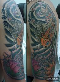 4 tatuajes de flor de loto y peces koi en pecho y brazo. Tattoo Of Koi Fish Asian