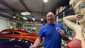 Full Custom Ian Roussel Visits His Origins At Victor's Show Room In Los  Angeles 😎 - YouTube