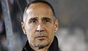 Dazu diese diplomatischen aussagen, mit denen keiner was anfangen kann, sagte babbel in der schweizer zeitung. Eintracht Frankfurt Trainer Adi Hutter Ist Uber Seinen Namen Unglucklich