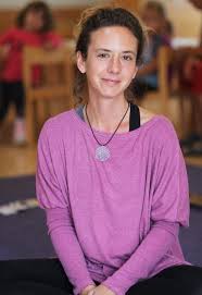 Ab 7 Uhr früh heißen die Kindergartenpädagoginnen Sonja Peer und Isabella  Sacha und die Kinderbetreuerinnen Renate Kadluba, Sabine Biermann und  Gerlinde Fuchs die Kinder im Kindergarten Waidmannsfeld/ Neusiedl  willkommen.