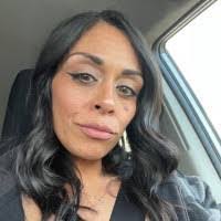 Marisa Thomas's Instagram, Twitter & Facebook