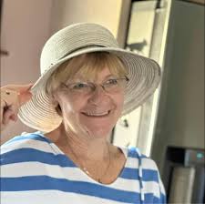 A felon married to an immigrant is telling us the problem is immigrants and  felons??!!🍊