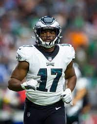 Eagles' Nakobe Dean Suffers Torn Patellar Tendon