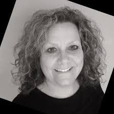 Carrie Belanger's Instagram, Twitter & Facebook