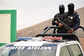 In mexico, sicario means hitman. Sicarios Vuelan Un Vehiculo Policial Con Cuatro Agentes Dentro En Mexico