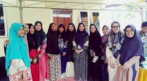 Selama penguncian karena pandemi, patel pindah dari bolton ke lake district dan memulai petualangannya. Emak Emak Member Grup Whatsapp Muslimah Bantu Warga Miskin Rlh Lewat Lensa Makassar Terkini