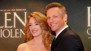 It is not the first time that atsma in a foreign film or series shines. Noortje Herlaar And Barry Atsma In Expectation