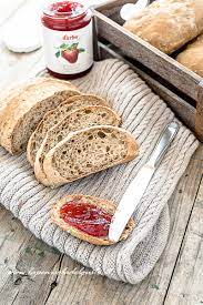 Il pane integrale ai 5 cereali è ideale in ogni momento della giornata. Pane Ai Cereali Genuino E Facile Morbidissimo E Con La Crosta Croccante