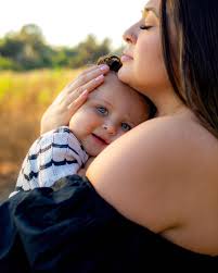 The sweetest first family photos 🌞 #ocphotographer #familyphotography  v#ocfamilyphotographer #lakeforestphotographer  #orangecountyfamilyphotographer #ocfamilyphotography #ocphotographer  #lakeforestcalifornia #ocphotography #irvinephotographer ...