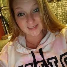 Jessica League's Instagram, Twitter & Facebook