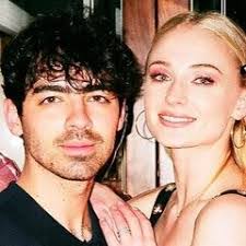 Tina Lundgren's Instagram, Twitter & Facebook