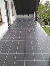 Die redaktion testet verschiedene eigenarten und geben dem kandidat dann eine entscheidene gesamtbewertung. Schoner Schutz Fur Balkone Und Terrassen Bauhandwerk