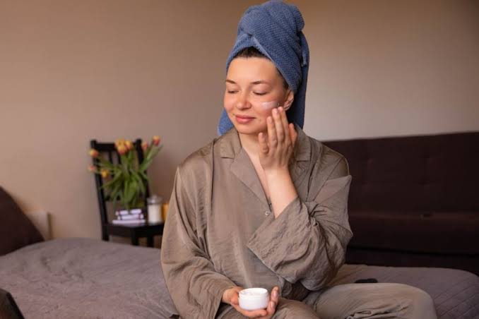 Skincare da noite: o ritual simples que deixa sua pele linda ao acordar –  diariodeumadiva.com