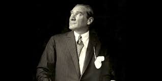 Mustafa kemal was given the task of organizing and commanding the 19th division Buyuk Onder Mustafa Kemal Ataturk U Minnetle Ve Ozlemle Aniyoruz Bloomberg Ht