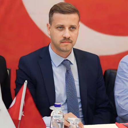 Gayret et, davet et, hayret et, affet, tevbe et, sakın ihanet etme.” Hacı Bektaş-ı Veli
