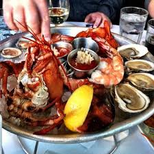 Shellfish Platter Hemenway S Seafood Grill And Oyster Bar In Providence Ri Cuisine Bistronomie Entree