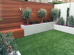 Everything you need to know when installing fake grass on concrete or paving. How To Install Fake Grass On Wall Arxiusarquitectura