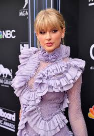 Ecole de voile, entrainement le mercredi et samedi, stage d'été, location et cours particuliers baie des canoubiers à. Taylor Swift Calls Out Leonardo Dicaprio And Sexism In New Song The Man Girlfriend