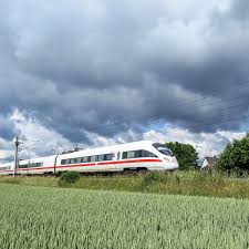 Wenn du deine zugnummer kennst, kannst du deinen zug live verfolgen und sehen, ob er pünktlich im bahnhof einfährt. Verspatung Bei Der Deutschen Bahn So Kommen Sie An Ihre Entschadigung Reise