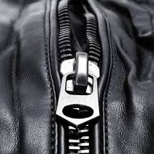 20 Trucs A Faire Avec Le Degrippant Wd40 Idees Auxquelles Vous N Avez Probablement Jamais Pense Maison 2018 Nettoyer Chaussures Meubles En Cuir Truc A Faire