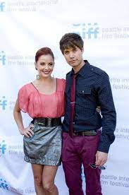 Engaged Vampires Amy Paffrath And Drew Seeley Drew Seeley Cute Guys Amy Paffrath