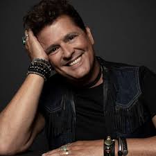 Carlos vives was born on 7 august 1961 in santa marta, magdalena, colombia, where he spent his first 12 years of life. Carlos Vives En Conversacion Con Juancho Valencia Hay Festival Hay Player Audio Video