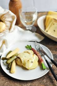 Put the dough (covered) on the table and everyone can take pieces of it. How To Make Raclette Tips For The Perfect Raclette Dinner Eat Little Bird