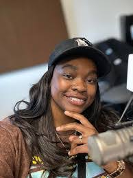 Vickie Reeder's Instagram, Twitter & Facebook