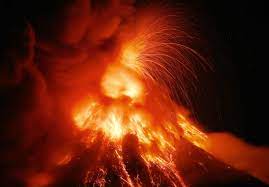 The Philippines Most Active Volcano Is Spewing Fountains Of Lava And Massive Ash Plumes Time Volcano Legazpi City Philippines