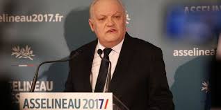 Affiche de françois asselineau• crédits : Qui Est Francois Asselineau L Inconnu De La Presidentielle